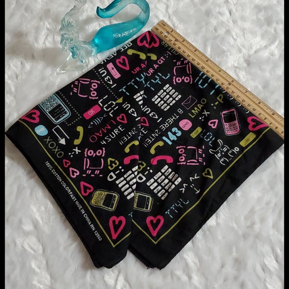 Bandana neck wrap scarf for animals slang & emoji graphics EUC - Picture 4 of 5